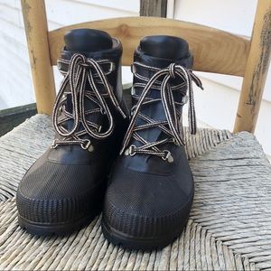 L.L BEAN Dry duck boot woman’s size 8 waterproof